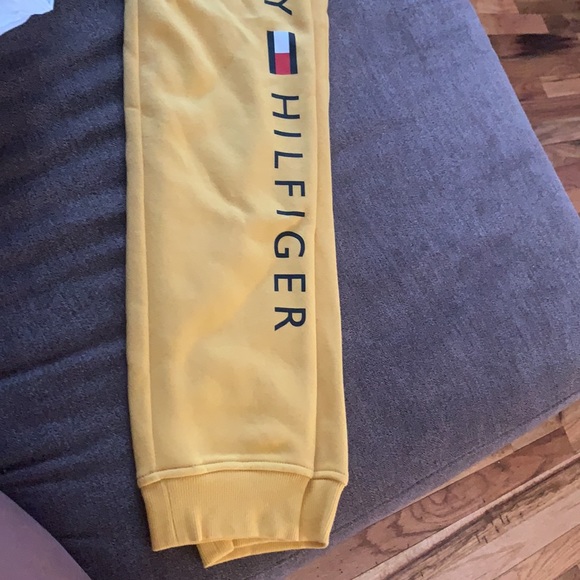Tommy Hilfiger sweat pants - Picture 2 of 3